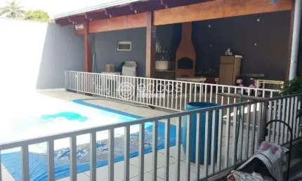 Casa à venda, 3 quartos, 4 vagas, Cidade Jardim - Uberlândia/MG