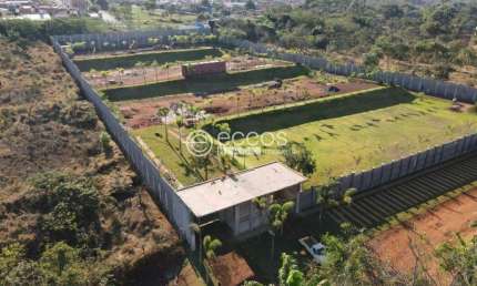 Chácara à venda, 2 quartos, Área Rural de Uberlândia - Uberlândia/MG