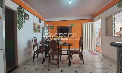 Casa à venda, 3 quartos, 1 suíte, 4 vagas, Buritis - Uberlândia/MG