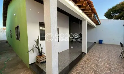 Casa à venda, 3 quartos, 1 suíte, 3 vagas, Jardim Canaã - Uberlândia/MG
