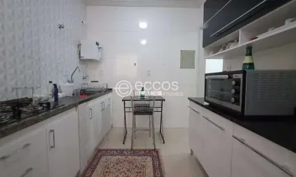 Apartamento à venda, 3 quartos, 1 suíte, 1 vaga, Saraiva - Uberlândia/MG
