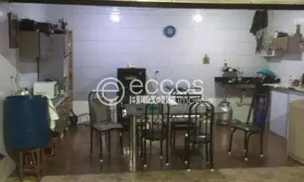 Casa à venda, 2 quartos, 2 vagas, Shopping Park - Uberlândia/MG