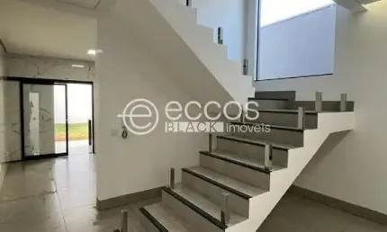 Casa à venda, 3 quartos, 1 suíte, 2 vagas, Santa Mônica - Uberlândia/MG