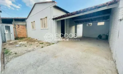 Casa à venda, 2 quartos, 1 suíte, 2 vagas, Jaraguá - Uberlândia/MG