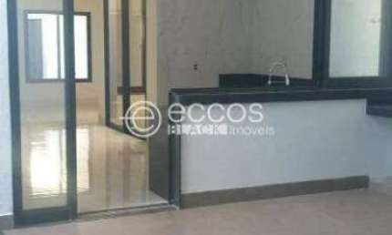 Casa à venda, 3 quartos, 1 suíte, 2 vagas, Granada - Uberlândia/MG