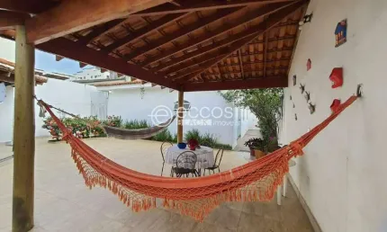 Casa à venda, 3 quartos, 3 vagas, Tabajaras - Uberlândia/MG