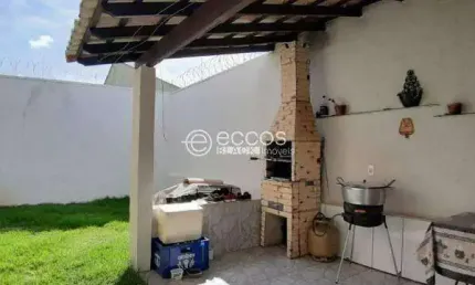 Casa à venda, 4 quartos, 1 suíte, 2 vagas, Jardim Veneza - Uberlândia/MG