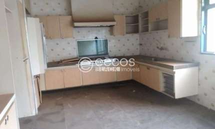 Casa à venda, 5 quartos, 3 suítes, 2 vagas, Osvaldo Rezende - Uberlândia/MG
