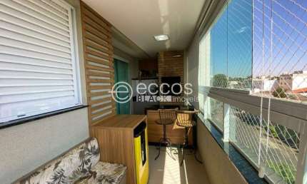 Apartamento à venda, 3 quartos, 1 suíte, 2 vagas, Santa Mônica - Uberlândia/MG