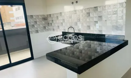 Apartamento à venda, 2 quartos, 1 suíte, 2 vagas, Santa Mônica - Uberlândia/MG