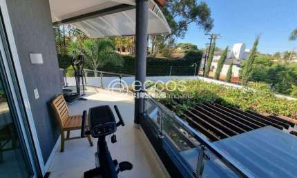 Casa à venda, 4 quartos, 4 suítes, 3 vagas, Morada da Colina - Uberlândia/MG