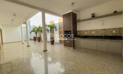 Casa à venda, 3 quartos, 1 suíte, 3 vagas, Jardim Karaíba - Uberlândia/MG