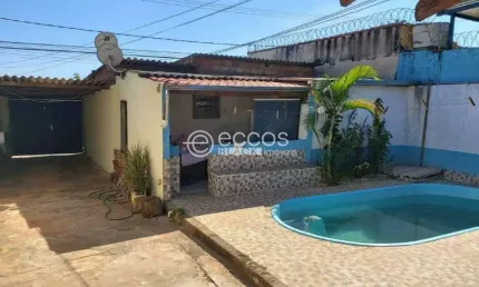 Casa à venda, 3 quartos, 1 suíte, 3 vagas, Marta Helena - Uberlândia/MG
