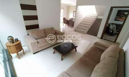 Casa à venda, 4 quartos, 2 suítes, 5 vagas, Tubalina - Uberlândia/MG