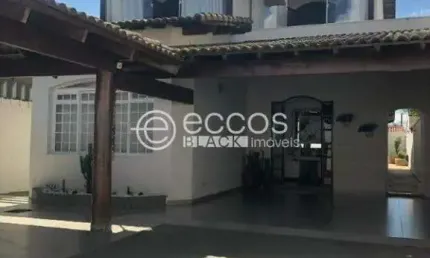 Casa à venda, 3 quartos, 3 suítes, 4 vagas, Saraiva - Uberlândia/MG