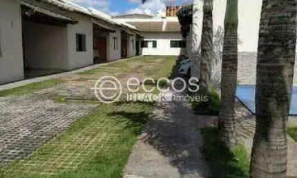 Casa em condomínio à venda, 3 quartos, 1 suíte, 2 vagas, Alto Umuarama - Uberlândia/MG