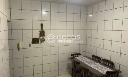 Casa à venda, 3 quartos, 1 suíte, 3 vagas, Shopping Park - Uberlândia/MG