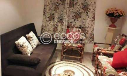Casa à venda, 4 quartos, 2 suítes, 3 vagas, Presidente Roosevelt - Uberlândia/MG