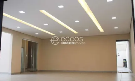 Casa à venda, 3 quartos, 1 suíte, 4 vagas, Novo Mundo - Uberlândia/MG