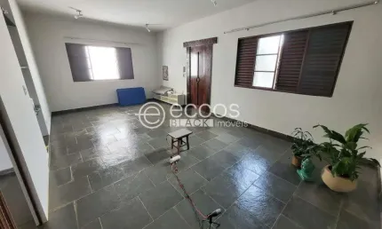 Casa à venda, 3 quartos, 2 suítes, 1 vaga, Morada da Colina - Uberlândia/MG