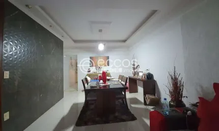 Casa à venda, 2 quartos, 2 suítes, 4 vagas, jardim holanda - uberlândia/mg