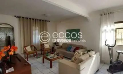 Casa à venda, 3 quartos, 1 suíte, 1 vaga, Vigilato Pereira - Uberlândia/MG