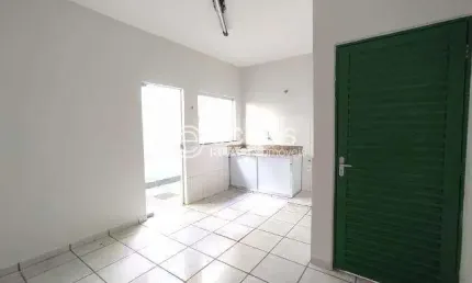 Casa à venda, 2 quartos, 1 suíte, 1 vaga, Jardim das Palmeiras - Uberlândia/MG