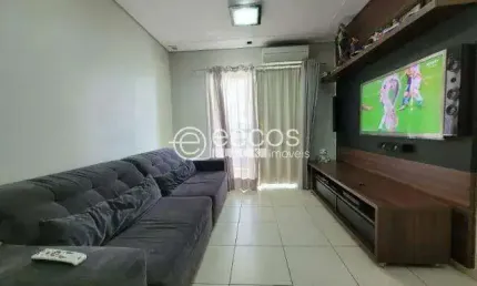 Apartamento à venda, 3 quartos, 1 suíte, 2 vagas, Santa Mônica - Uberlândia/MG