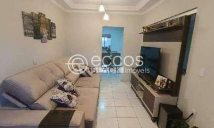 Casa à venda, 3 quartos, 1 suíte, 5 vagas, Osvaldo Rezende - Uberlândia/MG