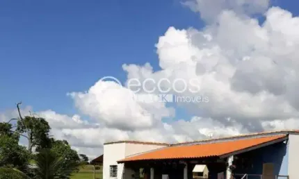Chácara à venda, 2 quartos, 2 suítes, Área Rural de Uberlândia - Uberlândia/MG