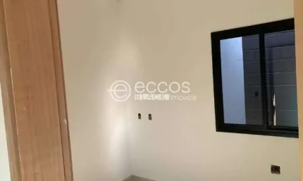Casa à venda, 3 quartos, 1 suíte, 4 vagas, Portal do Vale - Uberlândia/MG