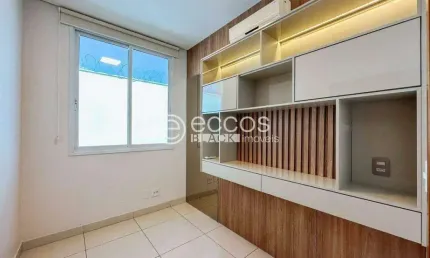 Casa à venda, 4 quartos, 4 vagas, Vigilato Pereira - Uberlândia/MG