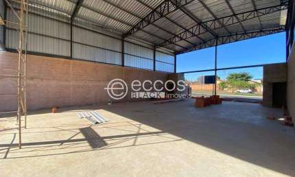 Barracão / Galpão / Depósito à venda na Avenida Serra Bodoquena, --, Laranjeiras, Uberlândia