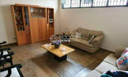 Casa à venda, 4 quartos, 2 suítes, 2 vagas, Lídice - Uberlândia/MG