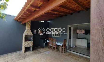 Casa à venda, 3 quartos, 1 suíte, 4 vagas, Brasil - Uberlândia/MG