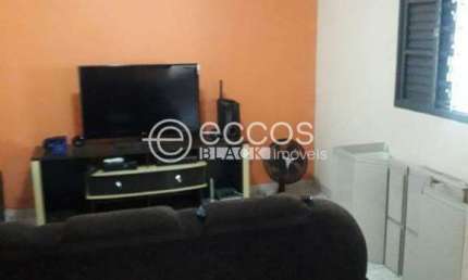 Casa à venda, 3 quartos, 1 suíte, 3 vagas, Jardim das Palmeiras - Uberlândia/MG