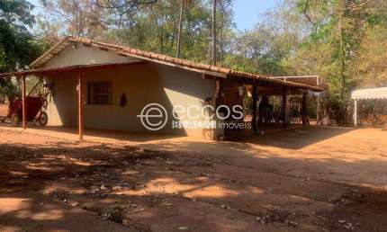 Chácara à venda, 2 quartos, Jockey Camping - Uberlândia/MG