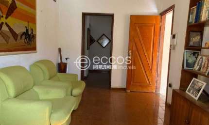 Casa à venda, 3 quartos, 1 suíte, 1 vaga, Tubalina - Uberlândia/MG