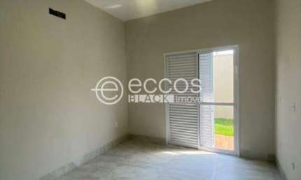 Casa à venda, 3 quartos, 1 suíte, 4 vagas, INTERLAGOS 3 - ARAGUARI/MG