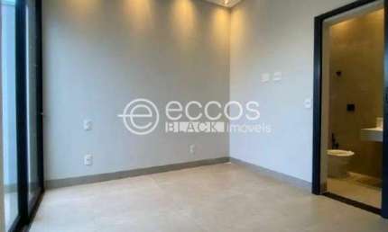 Casa à venda, 3 quartos, 3 suítes, 2 vagas, INTERLAGOS 3 - ARAGUARI/MG