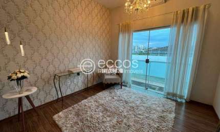 Casa à venda, 4 quartos, 4 vagas, Cidade Jardim - Uberlândia/MG