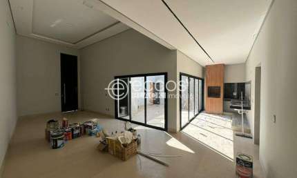 Casa em condomínio à venda, 3 quartos, 3 suítes, 2 vagas, Grand Ville - Uberlândia/MG
