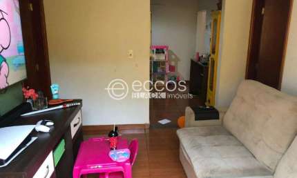 Casa à venda, 2 quartos, 2 suítes, 2 vagas, Umuarama - Uberlândia/MG
