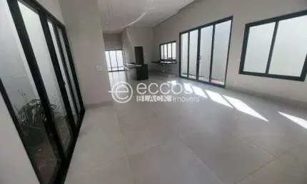 Casa em condomínio à venda, 3 quartos, 3 suítes, 2 vagas, Laranjeiras - Uberlândia/MG