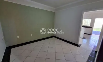 Casa à venda, 3 quartos, 3 vagas, São Jorge - Uberlândia/MG