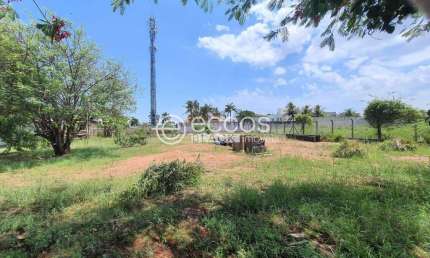 Terreno à venda na Rua Odilon Guarato, --, Jardim Karaíba, Uberlândia