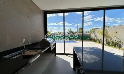 Casa em condomínio à venda, 3 quartos, 3 suítes, 2 vagas, Gávea - Uberlândia/MG