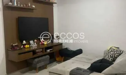 Casa em condomínio à venda, 2 quartos, 1 suíte, 3 vagas, Aclimação - Uberlândia/MG
