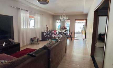 Chácara à venda, 3 quartos, 1 suíte, Morada Nova - Uberlândia/MG