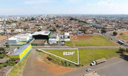 Terreno à venda na Avenida Segismundo Pereira, --, Santa Mônica, Uberlândia
